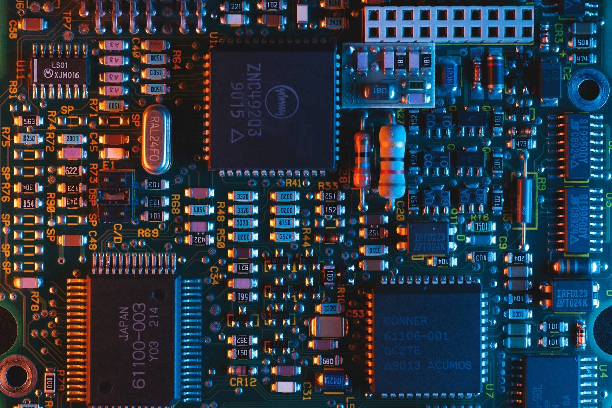 ESP32 board connected to DHT22 sensor for home assistant arduino integration